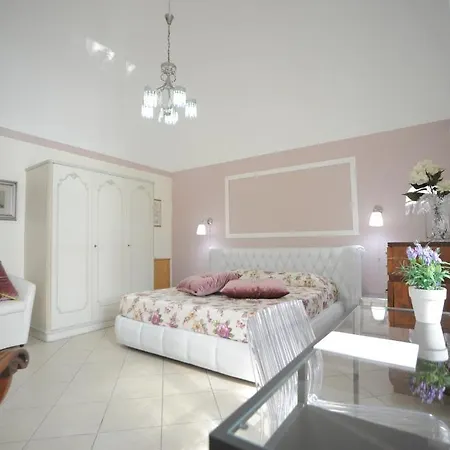 Le Finestre Sul Borgo Bed & Breakfast