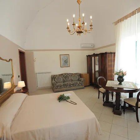 Le Finestre Sul Borgo Bed & Breakfast