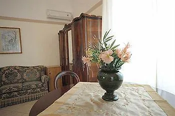 Le Finestre Sul Borgo Bed & Breakfast 3*