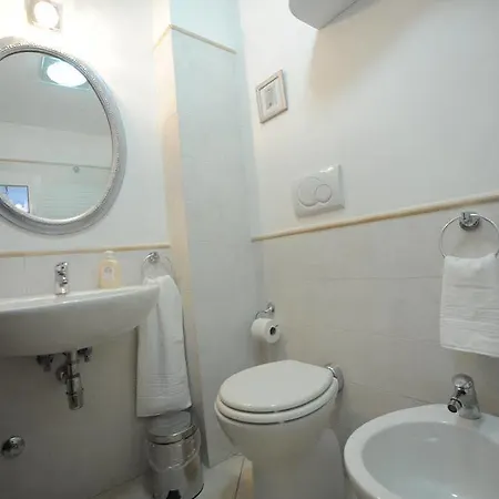 Le Finestre Sul Borgo Bed & Breakfast 3*